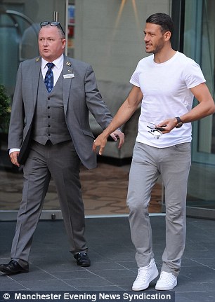 2B536D1C00000578-0-image-m-25_1439458377884