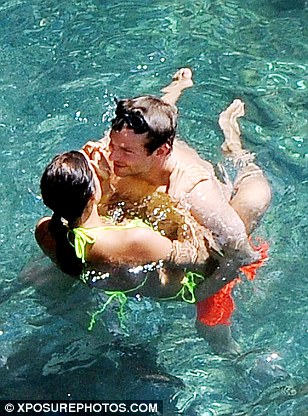 2B55597900000578-3196734-image-a-28_1439482927864