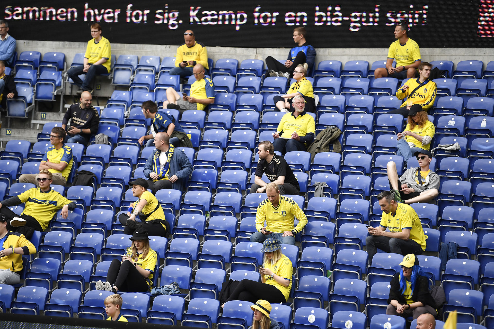 Brøndby Fans Kan Glæde Sig Så Mange Kan Der Komme På Stadion Mod Fcn Footy Dk