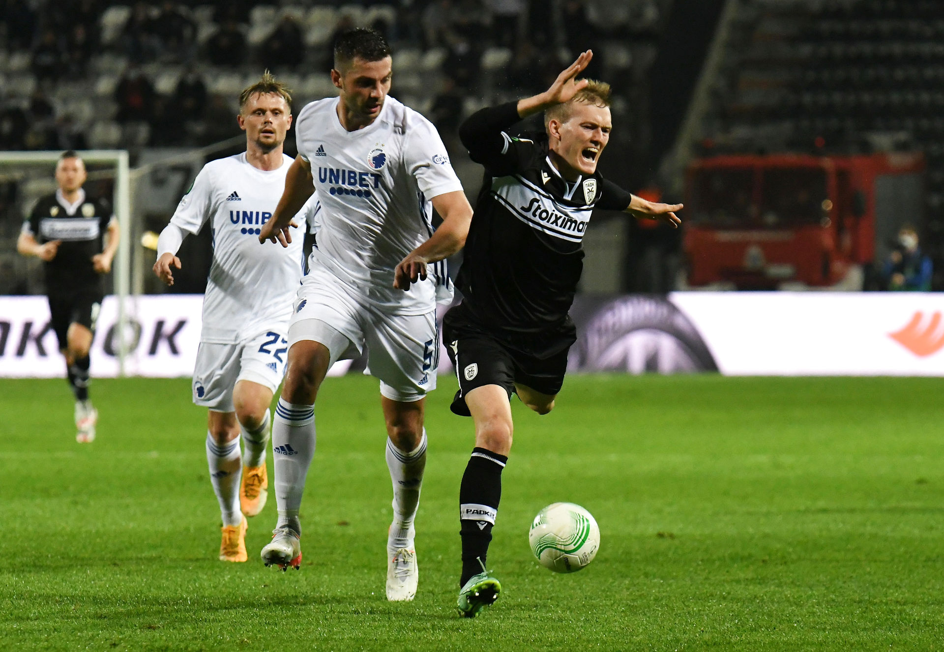 Sådan! FC Midtjylland Og FC København Henter Vigtige Udebanesejre